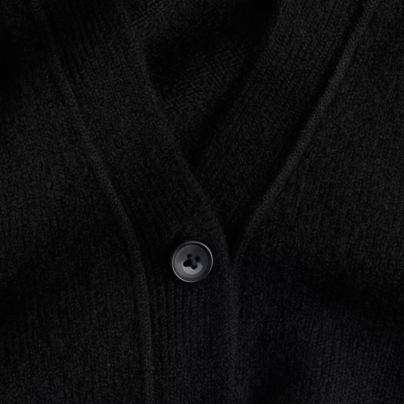 h&m Oversized knit cardigan. - Picture 2 of 2